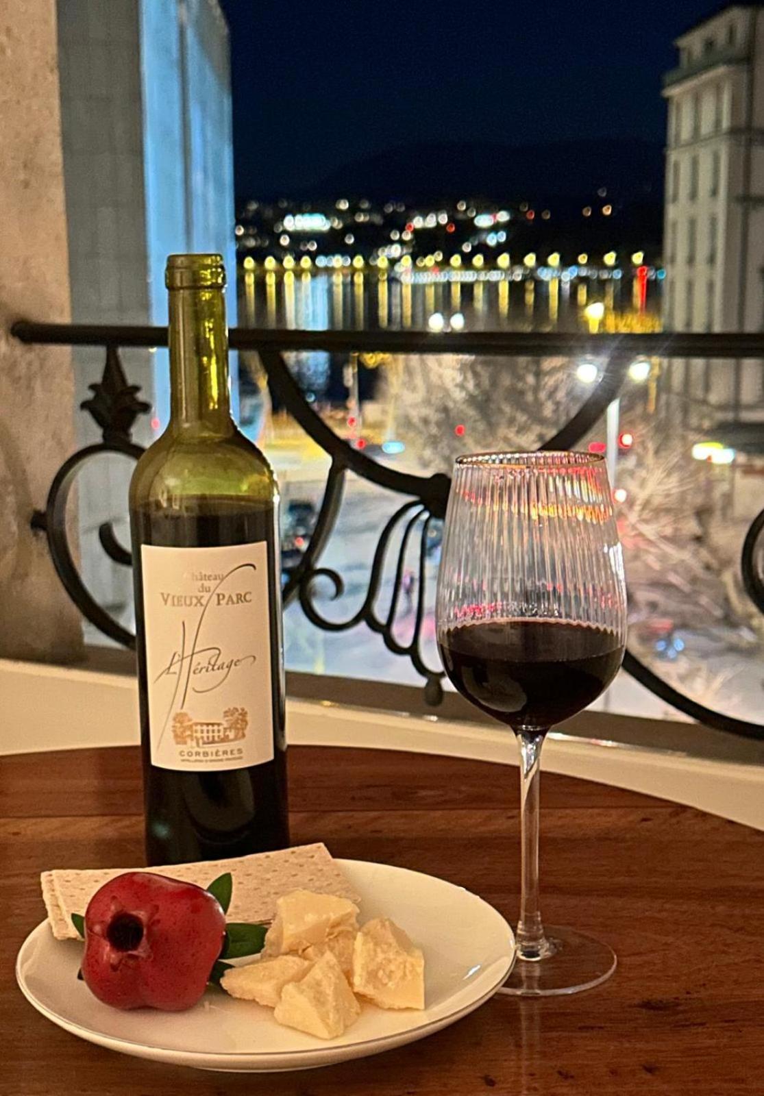 Little President View Geneva